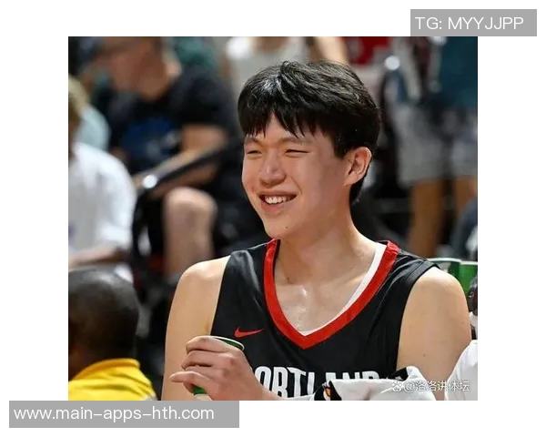 杨瀚森三分投篮瞬间引发全场屏息期待最终却只换来一声叹息