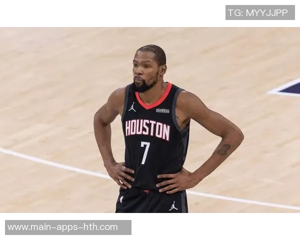 杜兰特强调团队精神我们是一支充满能量与身体对抗的战斗团队